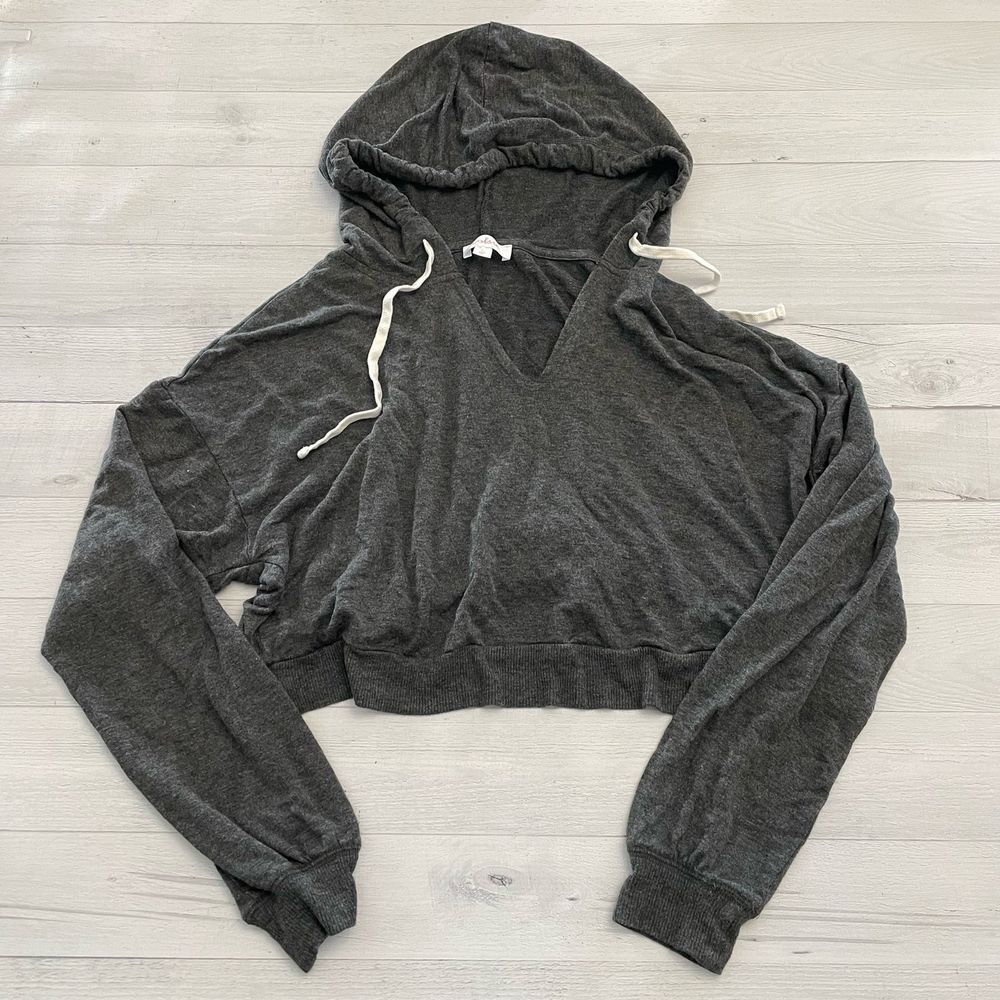 Colsie womens Cropped Hoodie large